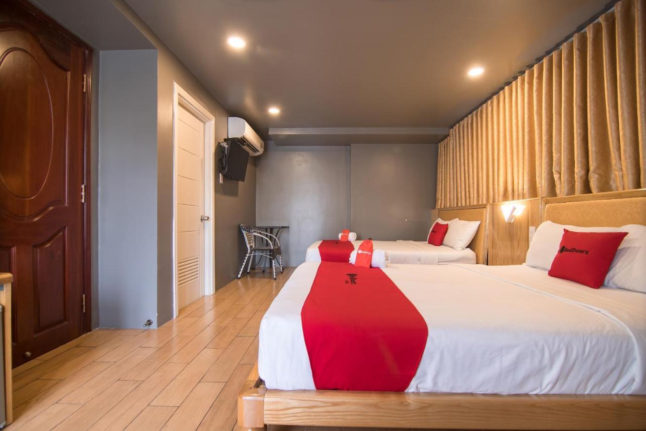 Reddoorz Near Secc Khách sạn